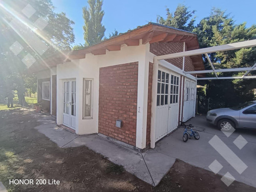 En Venta, Casa De 3 Dormitorios, B° Jardines De Hilmar, Plottier.