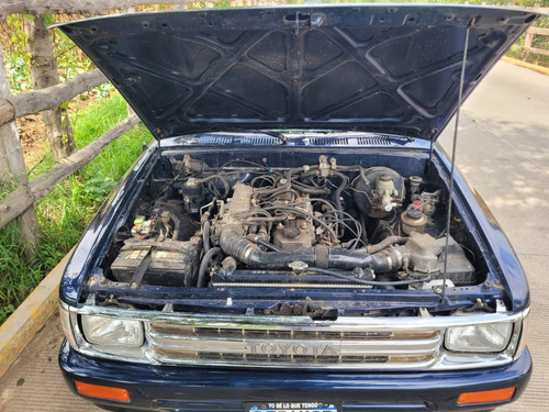 Se Vende Bonito Vehículo Pick Up Toyota Modelo 1989 Marc