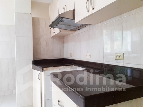 Imagen 2 de 11 de Apartamento En La Candelaria, Alquiler