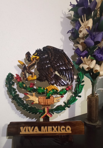 Escudo Nacional Mexicano En Base De 32 Cm.