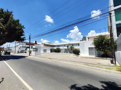 Local Comercial En Venta En Plaza Comercial En Carretera A Tlacote