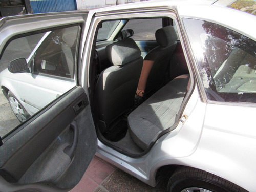 Volkswagen Pointer 1.8 Gli