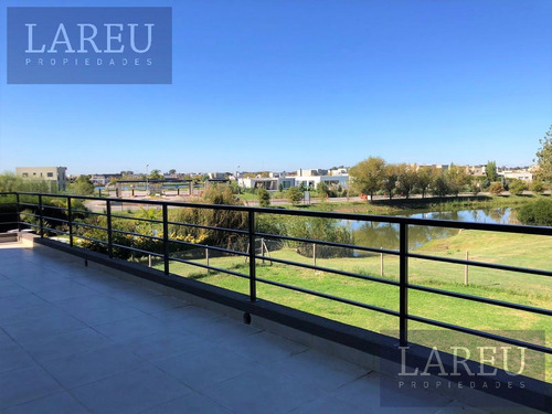 Imagen 16 de 19 de Casa En Venta - Barrio El Cantón, Islas