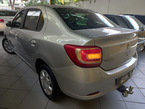 Imagem 6 de 10 de Renault Logan 2016 1.6 Expression Hi-power 4p