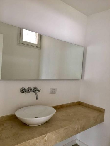 Imagen 17 de 19 de Venta De Casa Al Lago Barrio Castaños