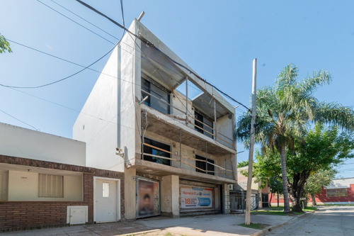 Oficina / Monoambiente Con Patio Verde - Candioti Norte.