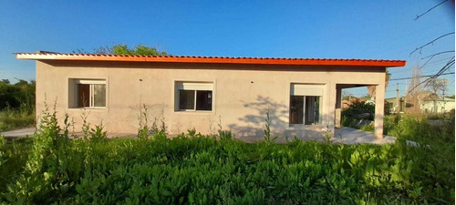 Casa En Venta - 3 Dormitorios 1 Baño 1 Cochera - 904mts2 - Nueva Palmira, Uruguay