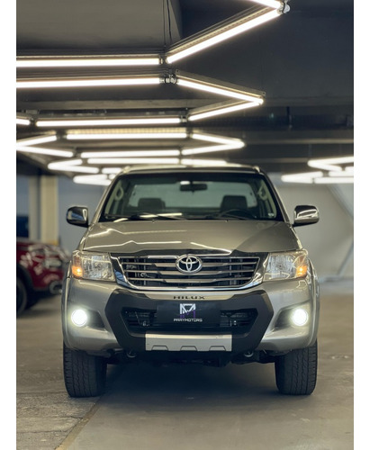 Toyota Hilux 2.7 SR 4X2 CD 16V FLEX 4P AUTOMÁTICO
