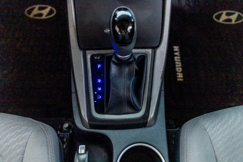 Imagen 6 de 15 de Hyundai Elantra 2016 Gls