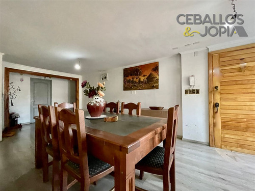 Casa En Venta De 6 Dorm. En Quilpué