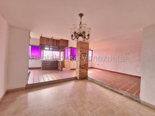 Aslibel Melendez Asesor De Renta Housa Ofrece Amplio Y Luminoso Apartamento Que Ofrecen Una Vista Espectacular De La Ciudad