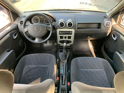 Renault Logan 1.6 16v Privilège Hi-flex 4p