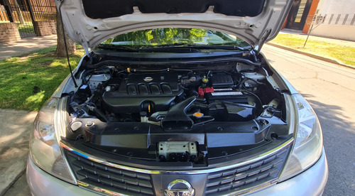 Nissan Tiida 1.8 Visia