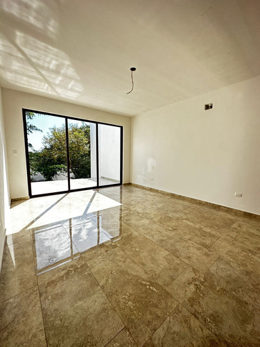 Casa(150) En Venta En Privada Zendera, Conkal
