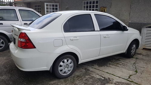 Imagen 2 de 7 de Chevrolet Aveo Lt