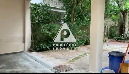 Imagem 22 de 24 de Casa No Jardim Botânico, 3 Quartos, 4 Vagas E Quintal. - 35969