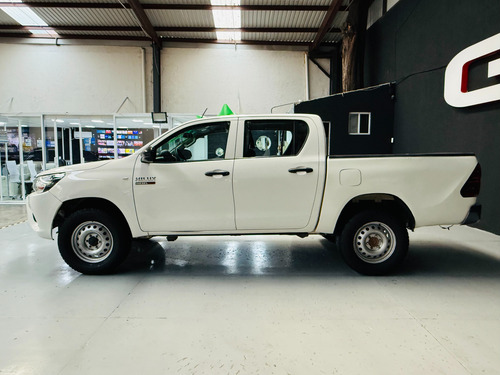 Toyota Hilux 2.8 Tdi Cabina Doble Mt
