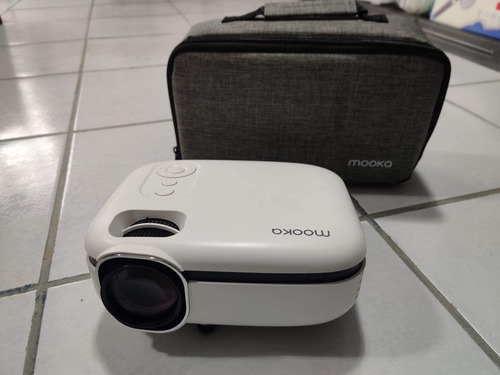 Mini Proyector Hd Wifi Bluetooth 8000l 1080p (Usado)