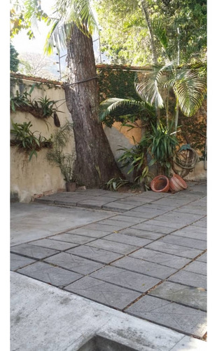 Vendo Casa 400m2 Los Chorros 0613