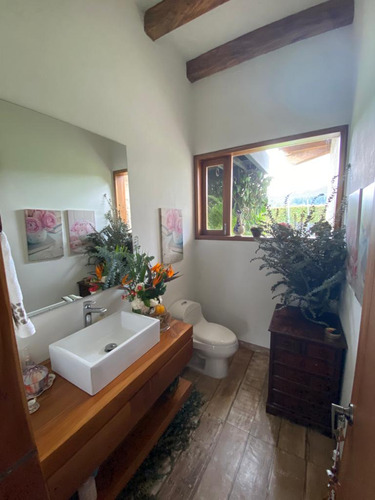 Finca En Venta En La Ceja ( Via Hacia La Union A 2,5 Km Del Parque Principal)