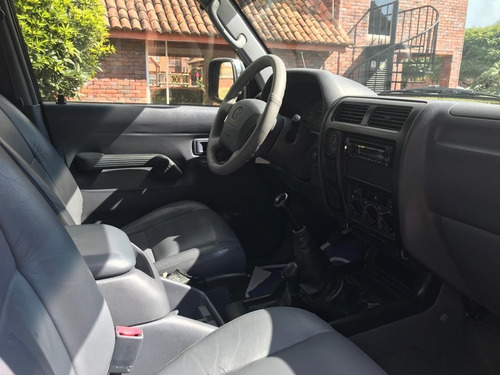 Toyota Land Cruiser Prado Vx / 3.4 / Mecánica / 7 Pas