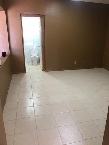 Local Comercial Ubicado En Calle 4 Oriente Con 3 Sur.