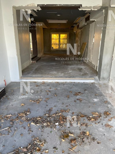 Local Comercial En Plena Península, Oportunidad Real- Ref: 5016