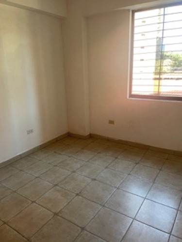 Vendo Apto Mañongo, Portal De Mañongo I, 99m2 3/3/2 Frente Al Sambil, Pozo Planta 50%
