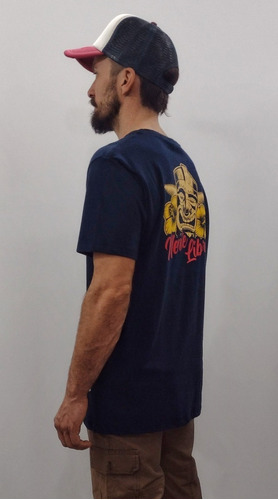 Imagen 2 de 4 de Remera Tótem