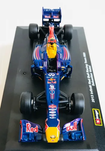 Miniatura Red Bull Racing Rb9 - Vettel W. Champion F1 - 2013