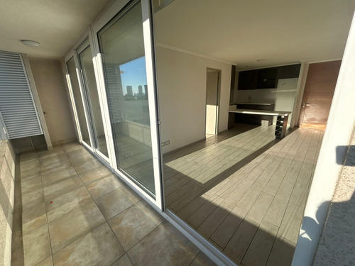 Arrienda Depto. 2d2b1e1b Año Corrido Sin Muebles Reñaca