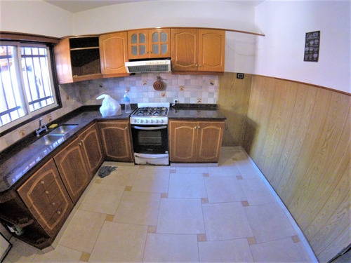 Imagen 7 de 14 de Duplex De 3 Amb Con Cochera // Perito Moreno 1853