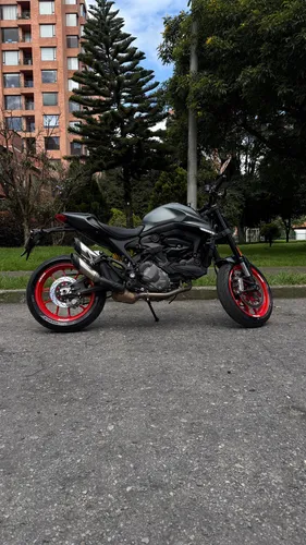 Ducati Monster 937