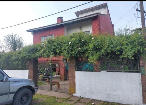 Casa En Venta - 2 Dormitorios 2 Baños - 300mts2 - Ensenada