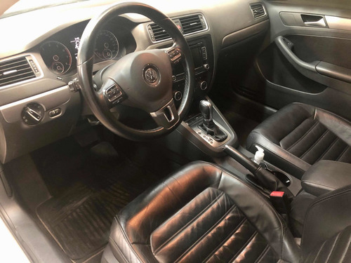 Imagen 7 de 9 de Volkswagen Vento 2.0 Sportline Tsi 200cv Bi-xenon Dsg 2014