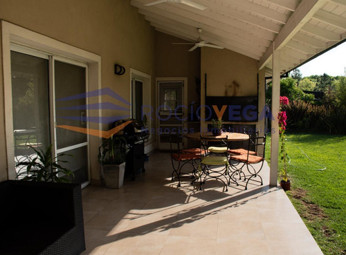 Imagen 3 de 15 de Excelente Casa En Venta En Barrio Santa Ana
