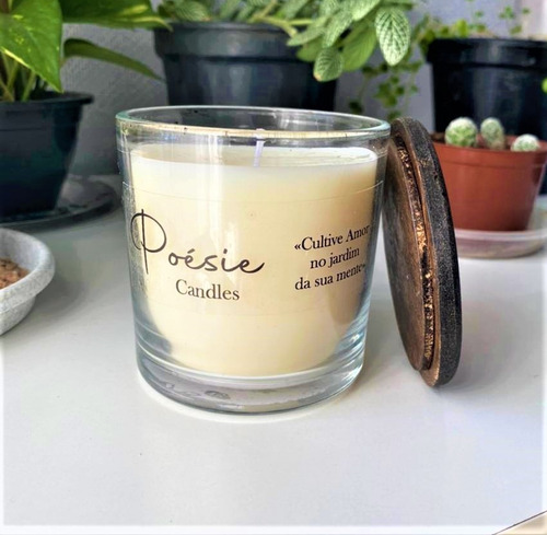 Imagem 2 de 4 de Vela Aromática Perfumada Baunilha Decorativa Poesie