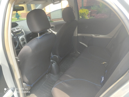 Imagen 5 de 10 de Toyota Yaris 7500$
