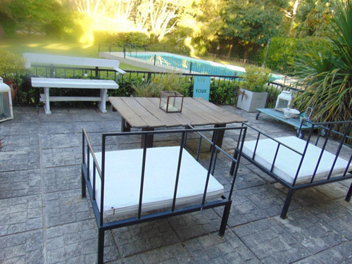 Casa En Venta - 3 Dormitorios 2 Baños - 200mts2 - Azul