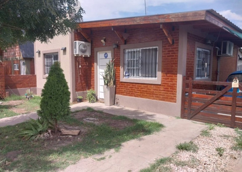 Casa 3 Ambientes Con Galeria, Piscina Y Parrilla Fronteras