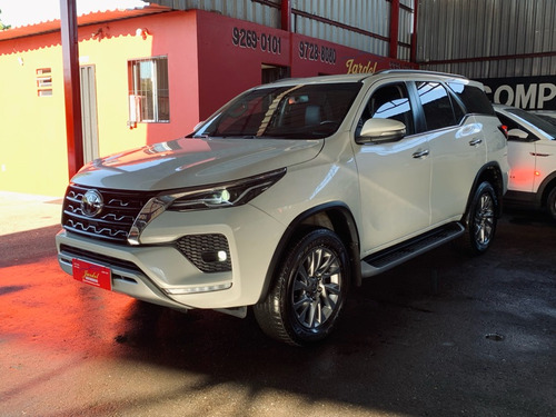 Toyota SW4 SRX 2.8 turbodiesel 5L 4x4 (Aut)