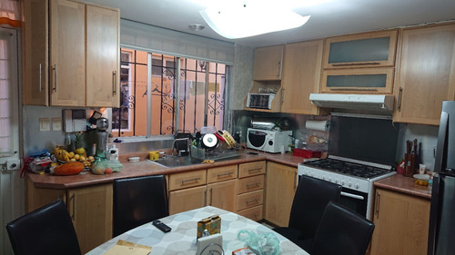 En Venta Casa De 3 Recámaras, 3 Cocheras, 2 1/2 Baños, Amplio Jardin Con Asador Techado, Cuarto De Lavado En La Concepción Ii