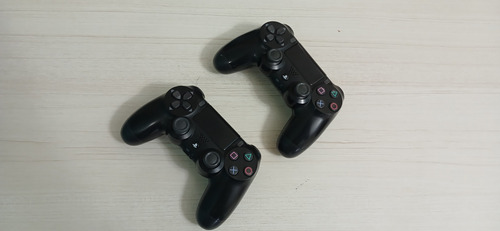 Playstation 4 Standard 1tb - Consola De Videojuegos Negro (Usado)