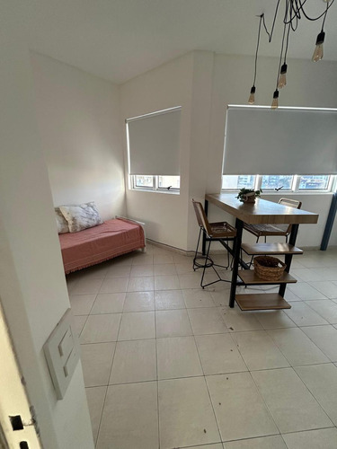 Departamento En Alquiler Con Muebles. 47 Y 4. Excelente Ubicación!