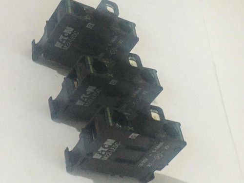 M22-ledc-g Lampara Led Verde 24v Eaton 3pzas Montaje En Caja (Usado)