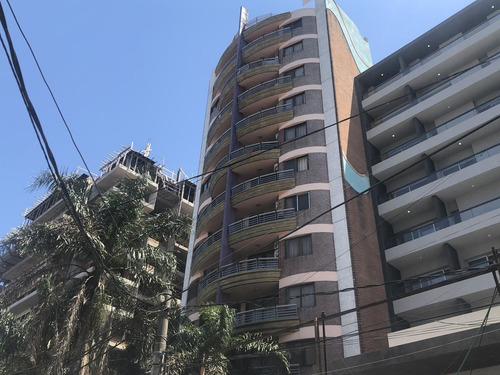 Imagen 2 de 13 de Departamento 2 Amb Con Cochera Moron Centro