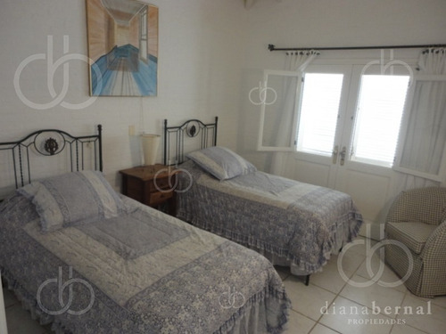 Punta Del Este, Rincon Del Indio, Brava, 3 Dormitorios Y Piscina.- Ref: 41119