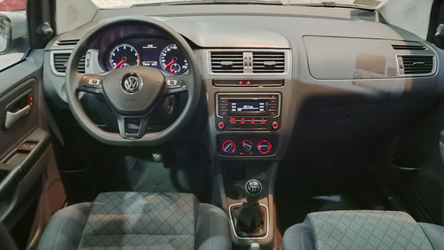 Volkswagen Suran 1.6 Comfortline 101cv
