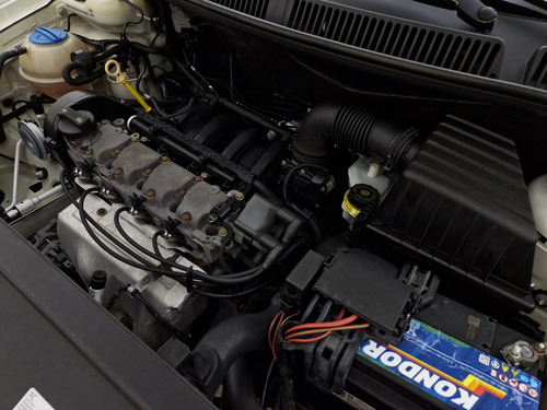 Volkswagen Fox 1.6 MSI RUN 8V FLEX 4P MANUAL