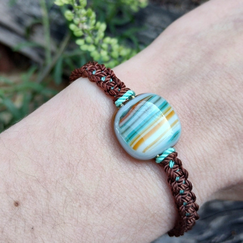Imagen 3 de 4 de Pulsera Tejida Macramé Vetas